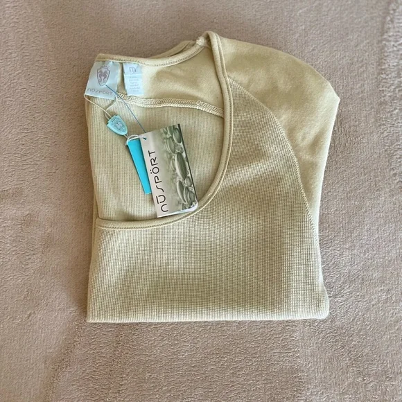 Nu Sport Scoop Neck Short Sleeve Yoga Top - Size M - Picture 9 of 10